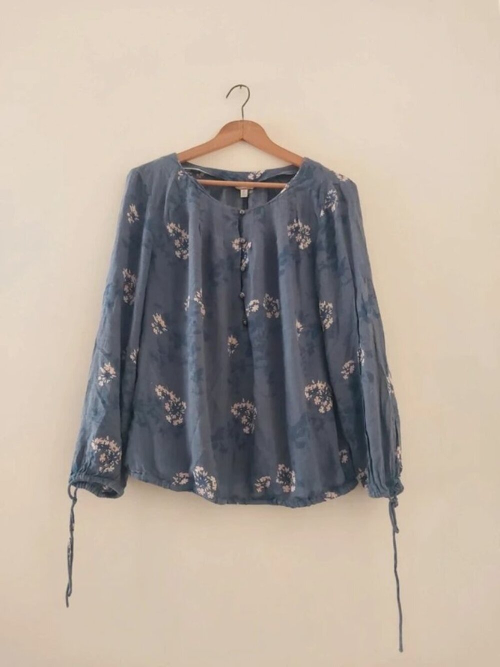 Blue Floral Long Sleeve Blouse Women’s M